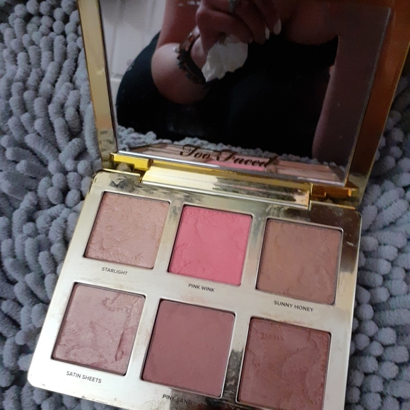 Too Faced Natural Face makeup palette - Picture 2 of 4